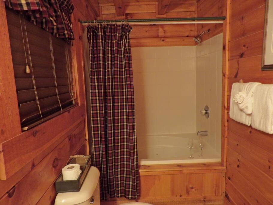 Yogi'S Den: Breathtaking Views! 3 Min To Dollywood, On 1 Acre! Villa Sevierville Exterior photo