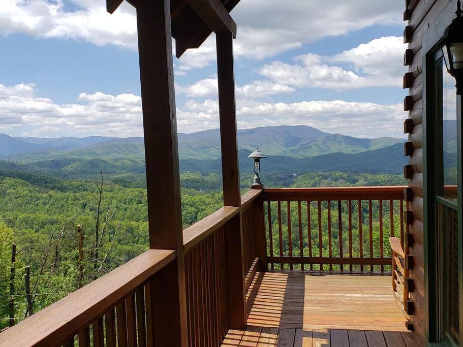 Yogi'S Den: Breathtaking Views! 3 Min To Dollywood, On 1 Acre! Villa Sevierville Exterior photo
