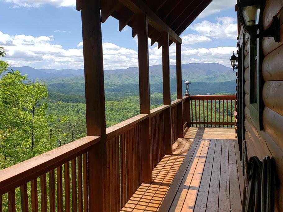 Yogi'S Den: Breathtaking Views! 3 Min To Dollywood, On 1 Acre! Villa Sevierville Exterior photo