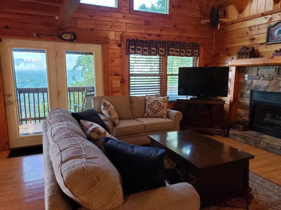 Yogi'S Den: Breathtaking Views! 3 Min To Dollywood, On 1 Acre! Villa Sevierville Exterior photo